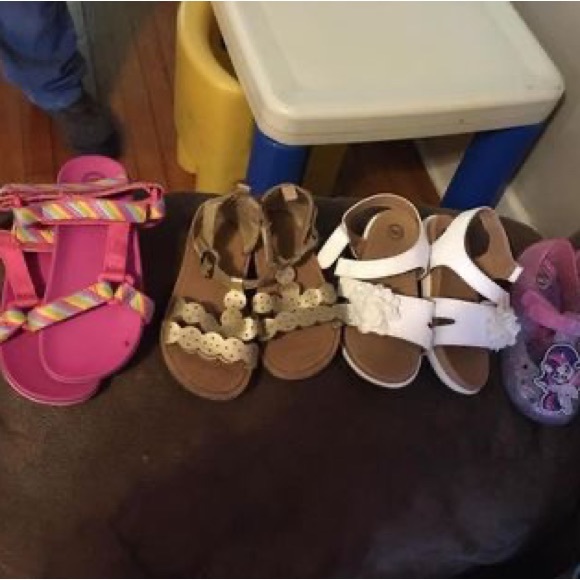 Kids, shoes and clothing - Picture 9 of 16